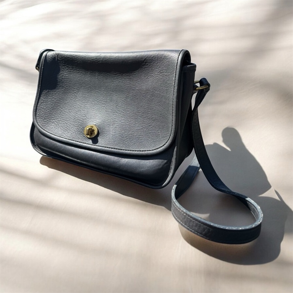 Coach Vintage Classic Legacy City Bag #9790 in Black Glove-Tanned Leather. - Picture 1 of 2